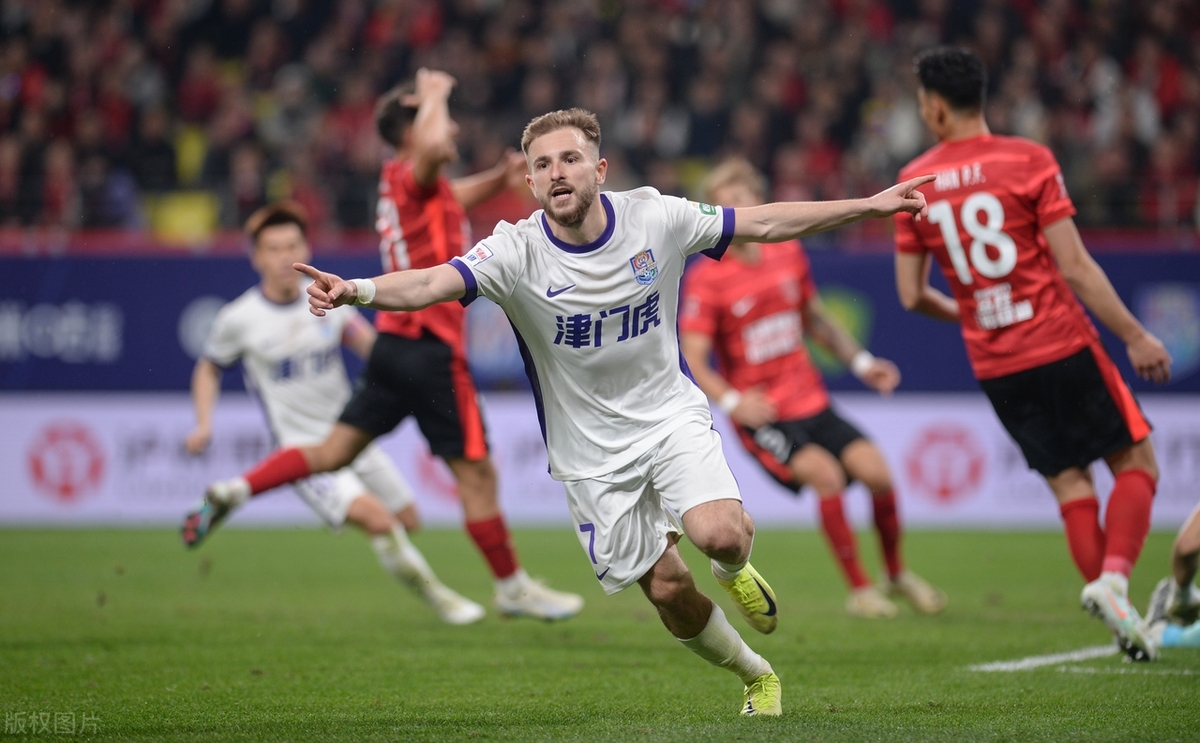 主场作战,球队实现逆袭,赢下比赛 主场作战,球队实现逆袭,赢下比赛