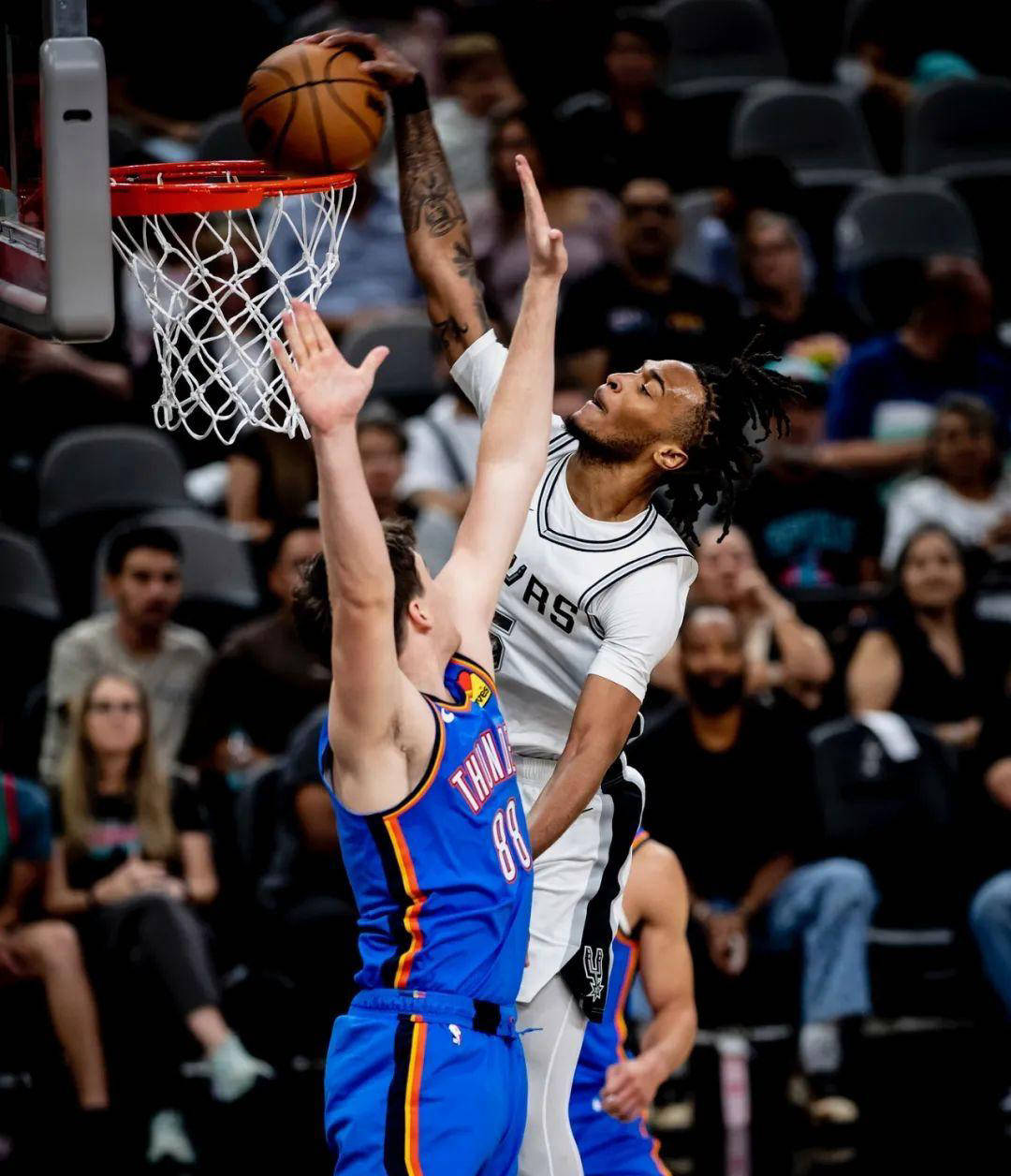 篮球明星因伤无法参加全明星赛