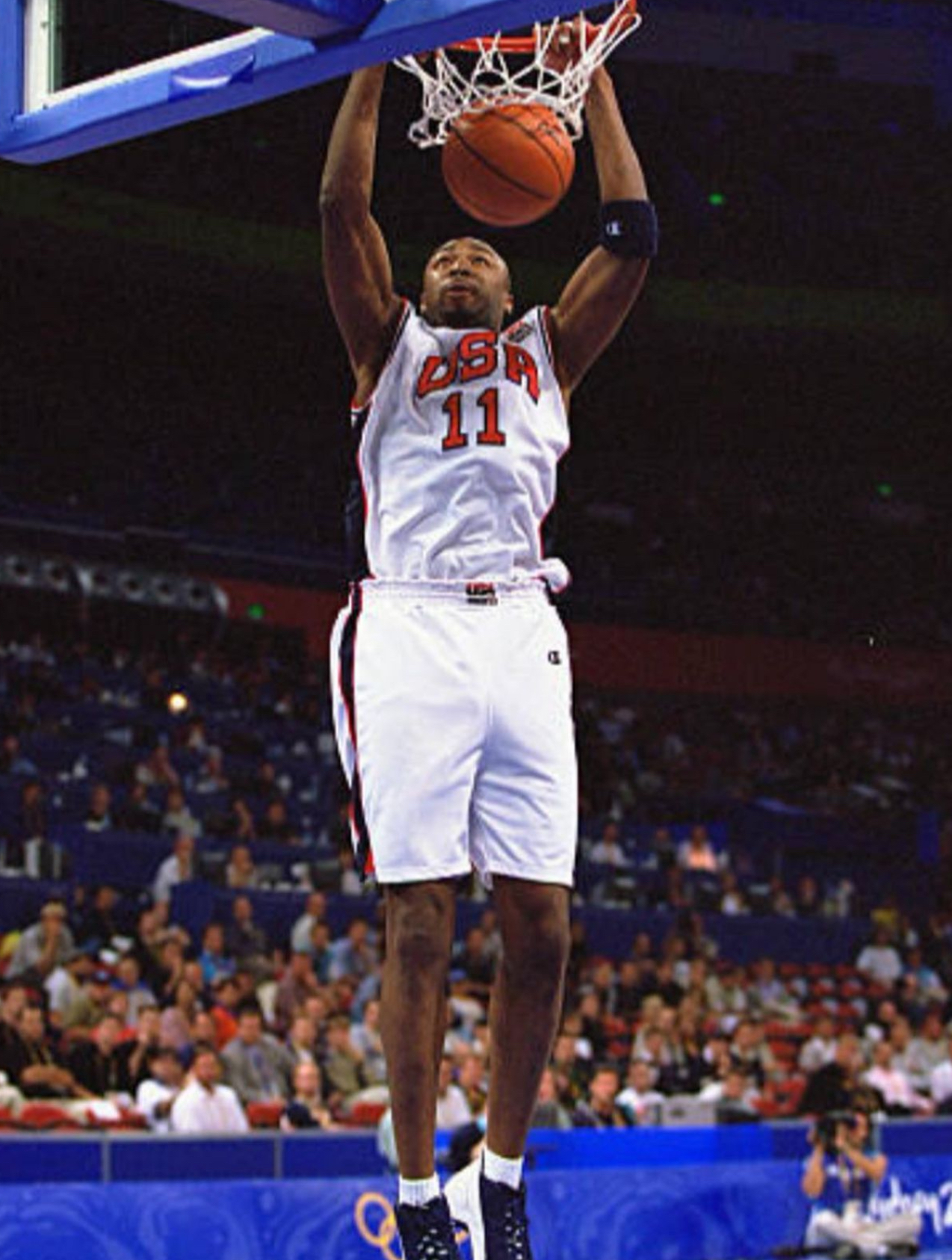 关于国际篮球职业聚光灯下，实力检验谁笑到最后的信息