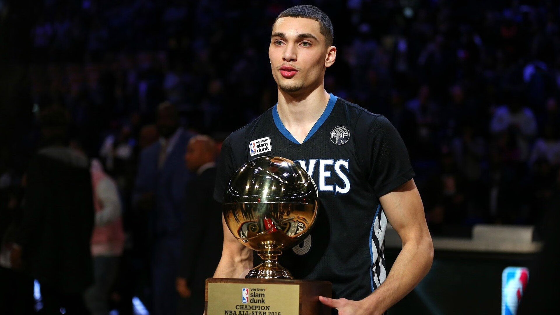 开云体育入口-当孤鹰掠过奥兰多，英格拉姆的惊艳一刀与篮球的唯一性哲学